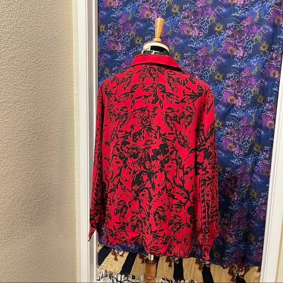 🌈 Amazing midnight red flower Vintage Top - Picture 8 of 11